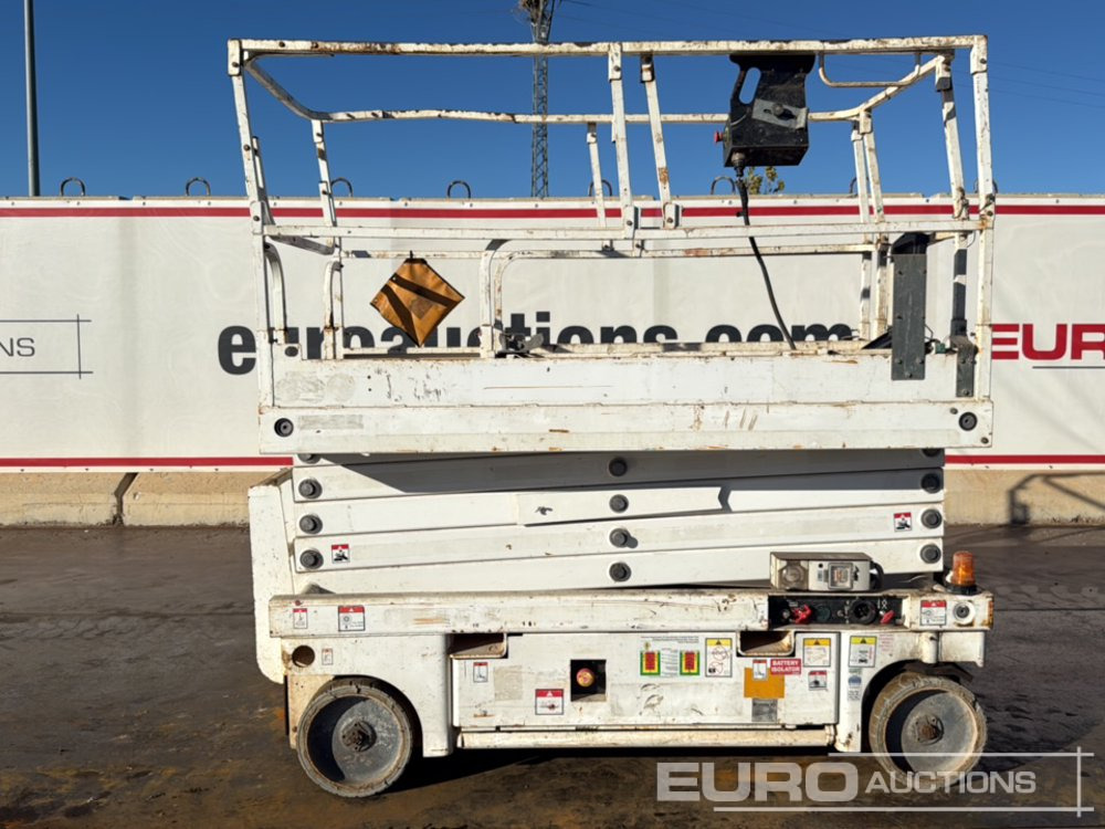 2014 Haulotte Compact 12 - Scherenbühne: das Bild 2 2014 Haulotte Compact 12 - Scherenbühne: das Bild 2