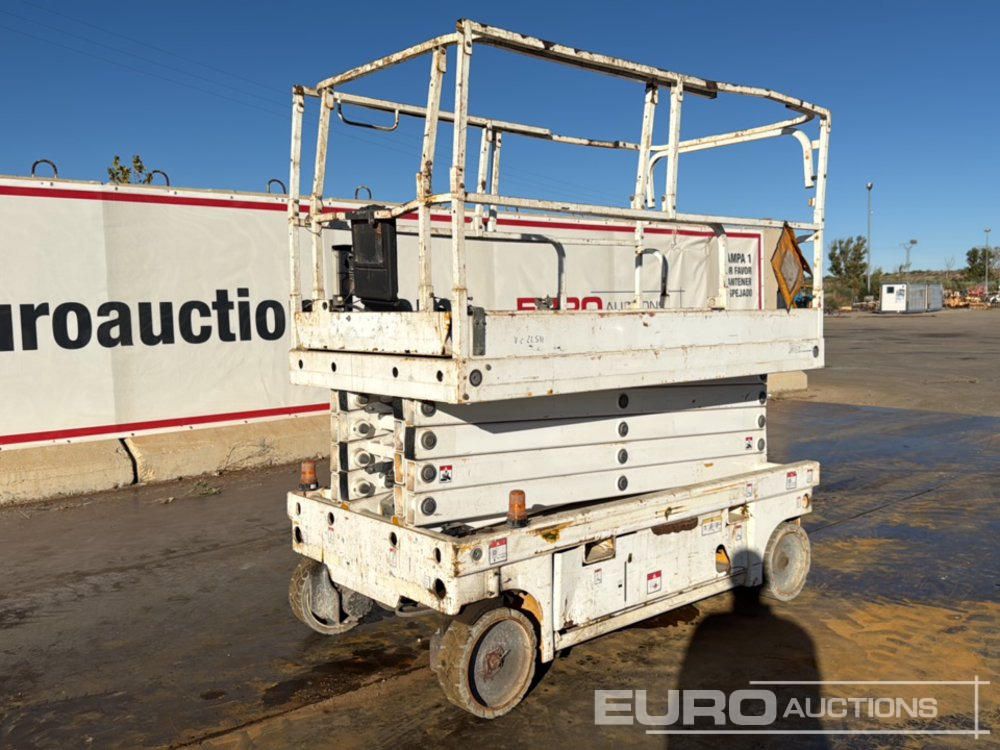 2014 Haulotte Compact 12 - Scherenbühne: das Bild 5 2014 Haulotte Compact 12 - Scherenbühne: das Bild 5