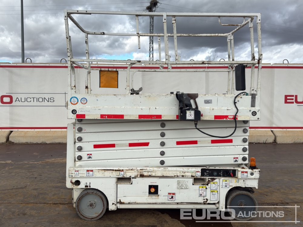 2014 Haulotte Compact 14 - Scherenbühne: das Bild 2 2014 Haulotte Compact 14 - Scherenbühne: das Bild 2