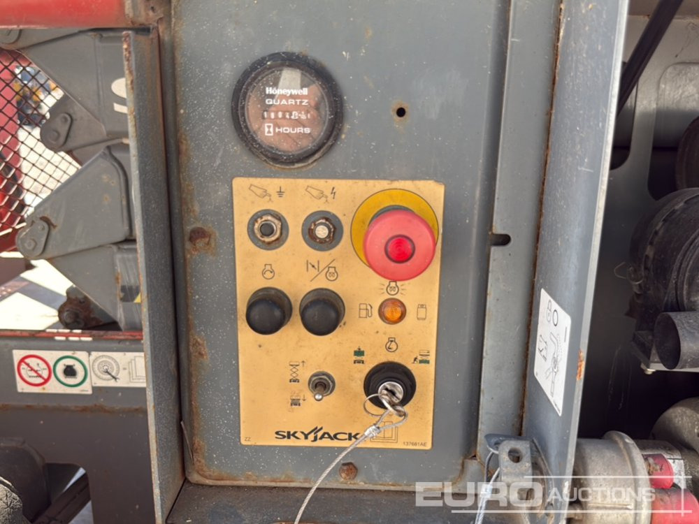 Arbeitsbühne 2015 SkyJack SJ6826RT: das Bild 20
