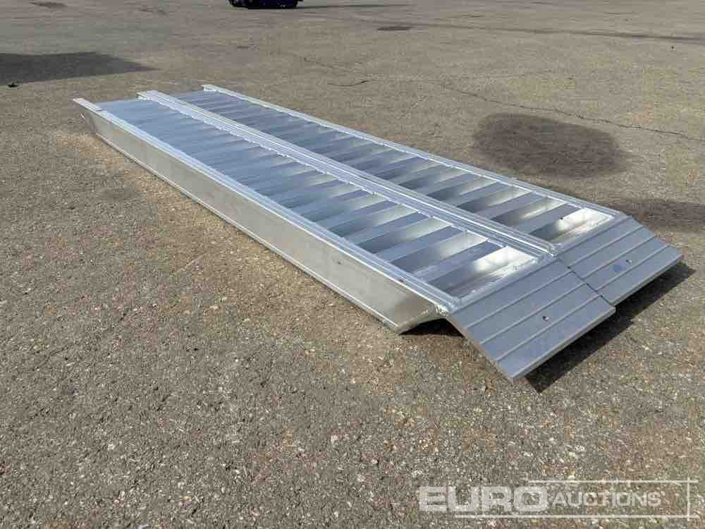 Aluminium Ramp (2 of) (250cm Length, 6Ton Capacity) - Baugeräte: das Bild 5 Aluminium Ramp (2 of) (250cm Length, 6Ton Capacity) - Baugeräte: das Bild 5