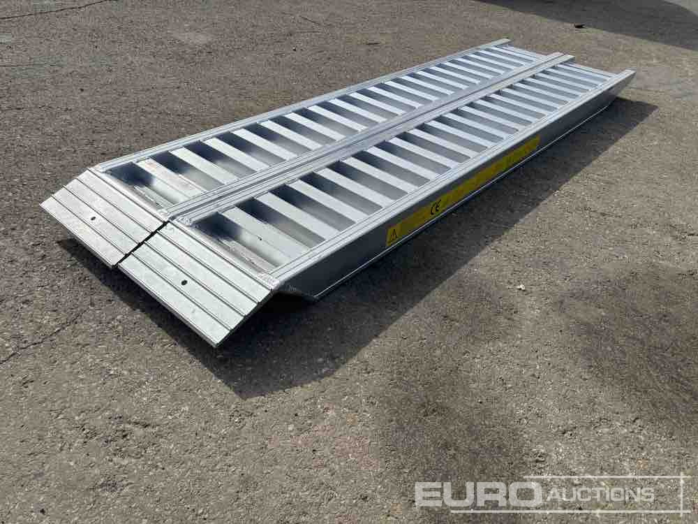 Aluminium Ramp (2 of) (250cm Length, 6Ton Capacity) - Baugeräte: das Bild 3 Aluminium Ramp (2 of) (250cm Length, 6Ton Capacity) - Baugeräte: das Bild 3