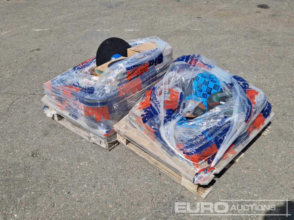 Pallet of Grinder Disks (2 of) / Palet de Discos de Corte y Desgaste - Baugeräte: das Bild 3 Pallet of Grinder Disks (2 of) / Palet de Discos de Corte y Desgaste - Baugeräte: das Bild 3