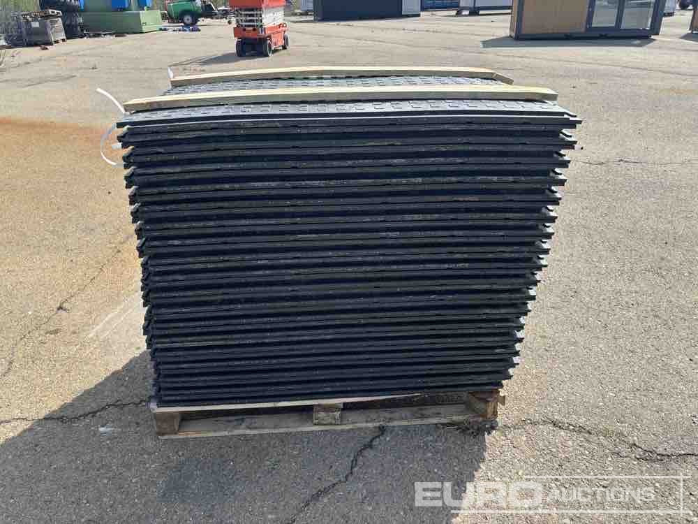 Pallet of Plastic Connectable Road Plates, 1200x800x28mm, 22kg per Plate (35 of) - Baugeräte: das Bild 2 Pallet of Plastic Connectable Road Plates, 1200x800x28mm, 22kg per Plate (35 of) - Baugeräte: das Bild 2