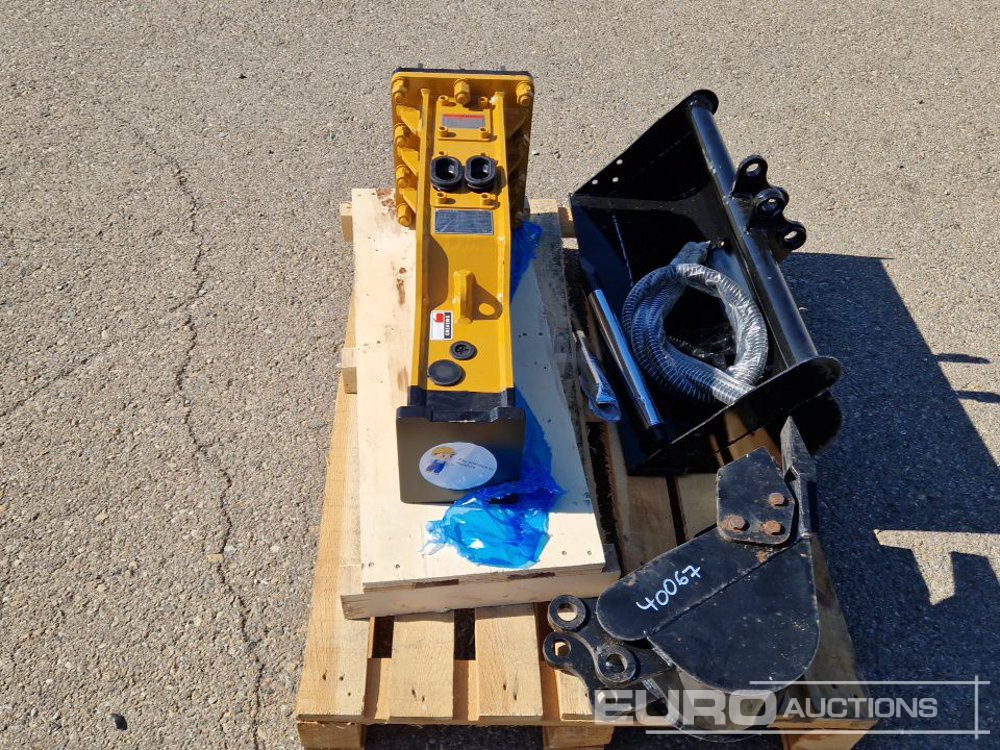 Unused Set of 30" Ditching, 8" Digging Bucket, Hydraulic Breaker to suit JPC Excavator / Conjunto Cazos de 800mm y 200mm y Martillo Solmek HM-150para Excavadora JPC - Schaufel: das Bild 4 Unused Set of 30" Ditching, 8" Digging Bucket, Hydraulic Breaker to suit JPC Excavator / Conjunto Cazos de 800mm y 200mm y Martillo Solmek HM-150para Excavadora JPC - Schaufel: das Bild 4