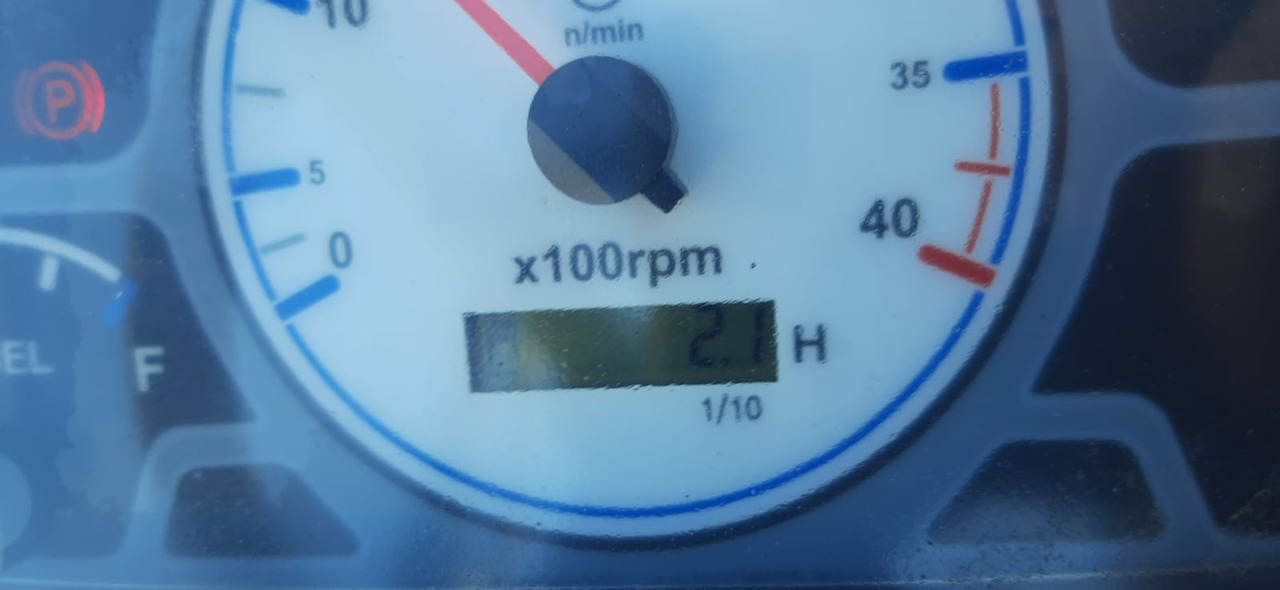 Branson 2505H - Traktor: das Bild 2 Branson 2505H - Traktor: das Bild 2