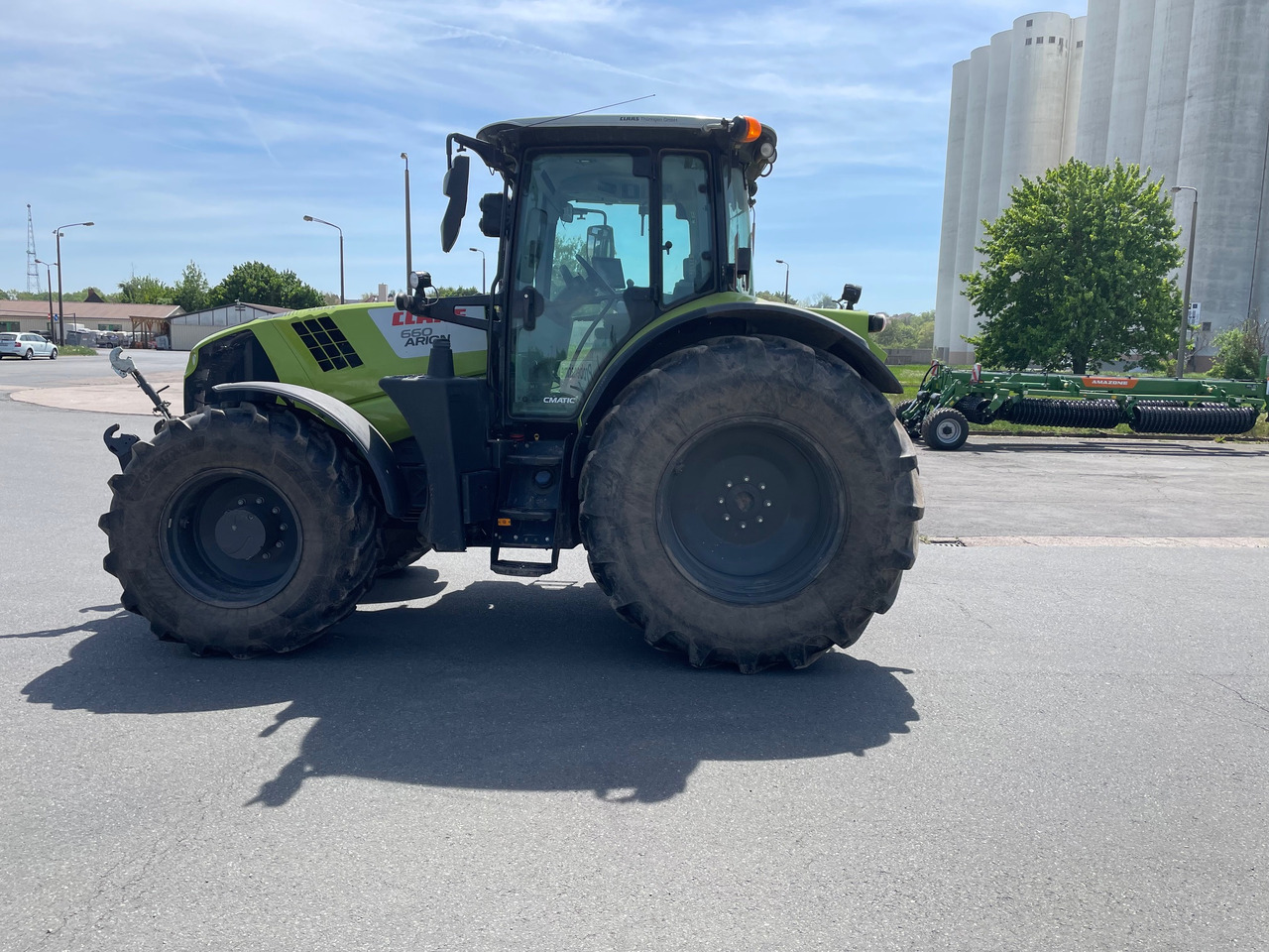 Claas Arion 660 C-matic - Traktor: das Bild 1 Claas Arion 660 C-matic - Traktor: das Bild 1