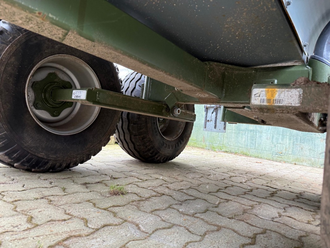 Farma Rückeanhänger mit Kran - Rückewagen: das Bild 1 Farma Rückeanhänger mit Kran - Rückewagen: das Bild 1