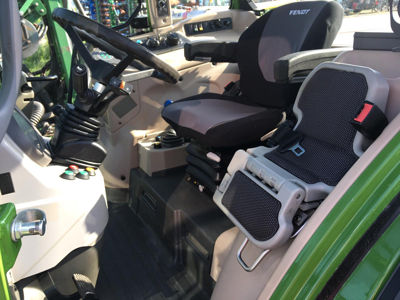 Fendt 211 Vario - Traktor: das Bild 5 Fendt 211 Vario - Traktor: das Bild 5