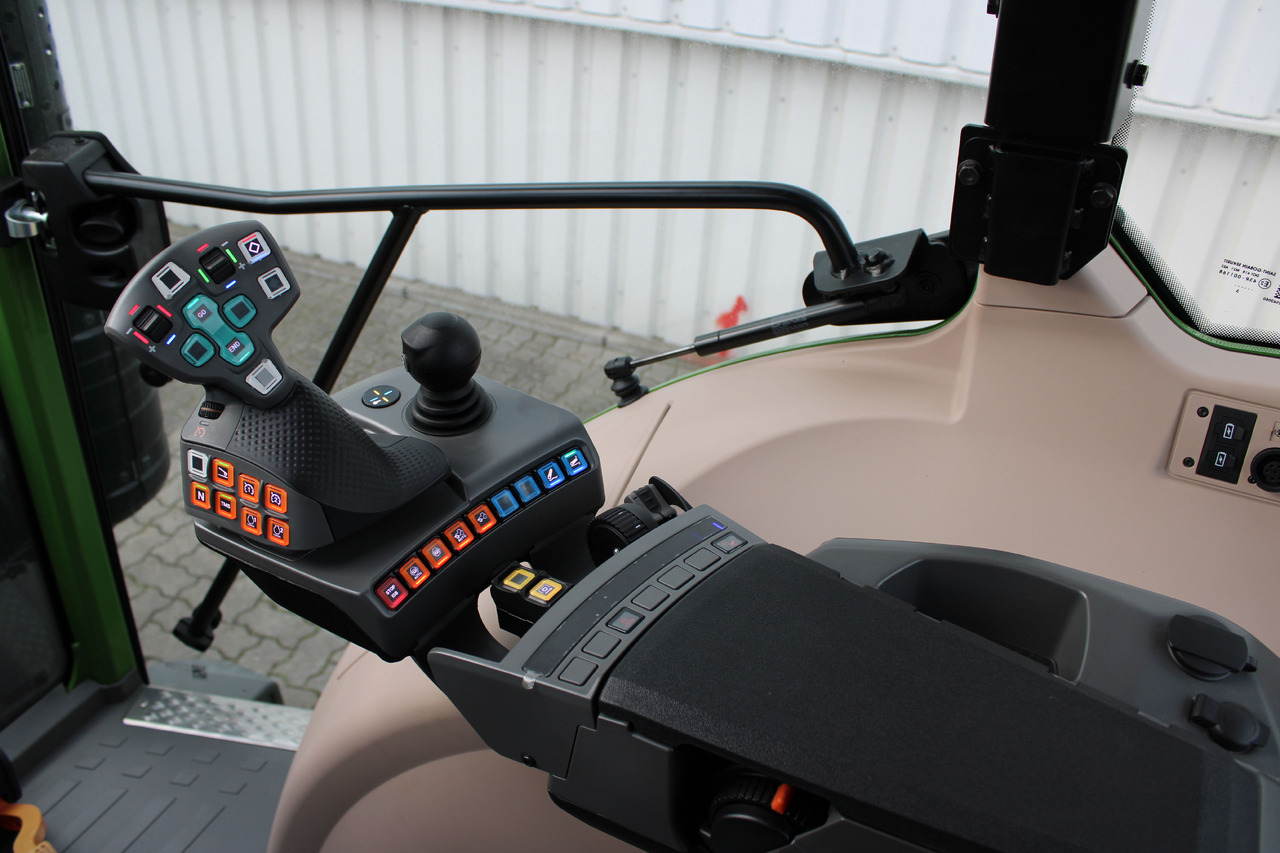 Fendt 211S Vario Gen3 Power Sett2 - Traktor: das Bild 5 Fendt 211S Vario Gen3 Power Sett2 - Traktor: das Bild 5