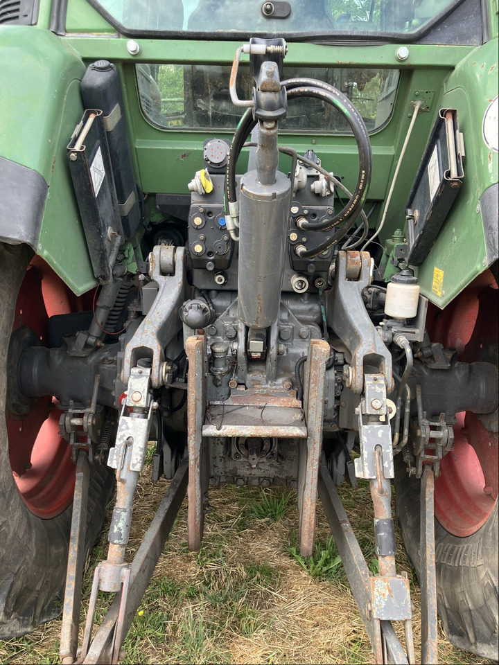 Fendt 712 COM1 - Traktor: das Bild 4 Fendt 712 COM1 - Traktor: das Bild 4
