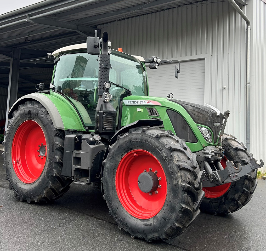 Fendt 714 Vario SCR Profi - Traktor: das Bild 1 Fendt 714 Vario SCR Profi - Traktor: das Bild 1