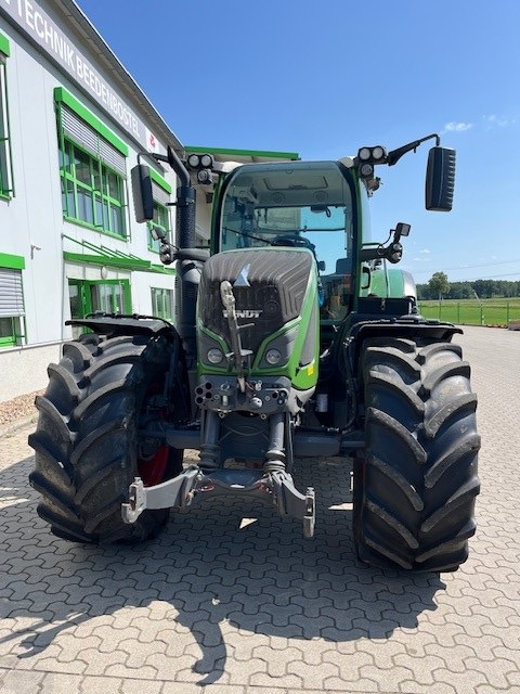 Fendt 718 V S4 - Traktor: das Bild 1 Fendt 718 V S4 - Traktor: das Bild 1