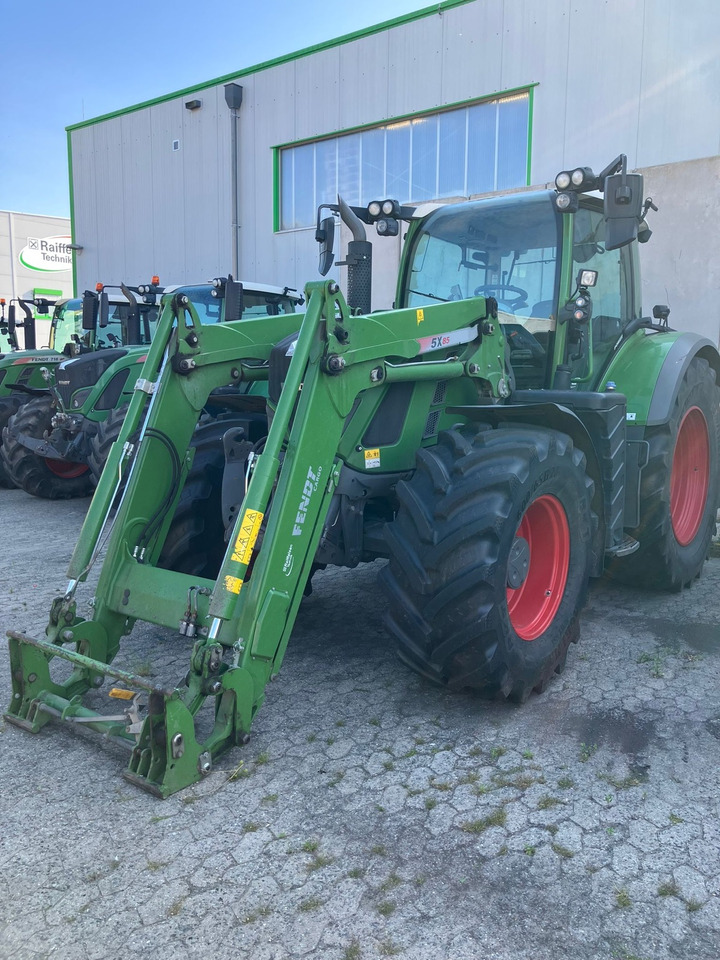 Fendt 718 Vario S4 Power - Traktor: das Bild 1 Fendt 718 Vario S4 Power - Traktor: das Bild 1