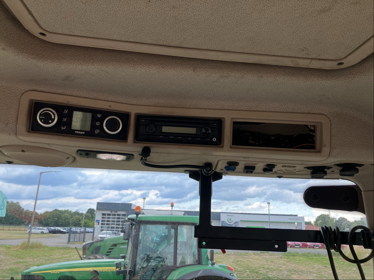 Fendt 724 Vario S4 - Traktor: das Bild 2 Fendt 724 Vario S4 - Traktor: das Bild 2