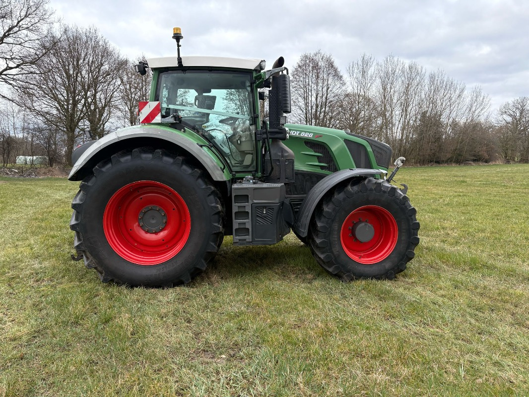 Fendt 828 Vario S4 ProfiPlus - Traktor: das Bild 4 Fendt 828 Vario S4 ProfiPlus - Traktor: das Bild 4