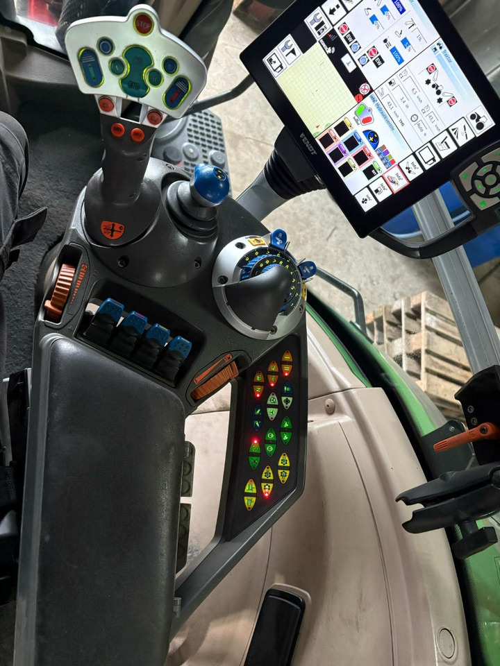 Fendt 828 Vario S4 ProfiPlus - Traktor: das Bild 2 Fendt 828 Vario S4 ProfiPlus - Traktor: das Bild 2