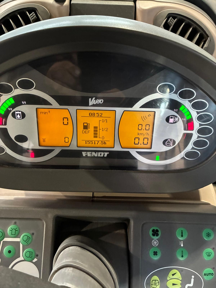 Fendt 828 Vario SCR ProfiPlus - Traktor: das Bild 2 Fendt 828 Vario SCR ProfiPlus - Traktor: das Bild 2