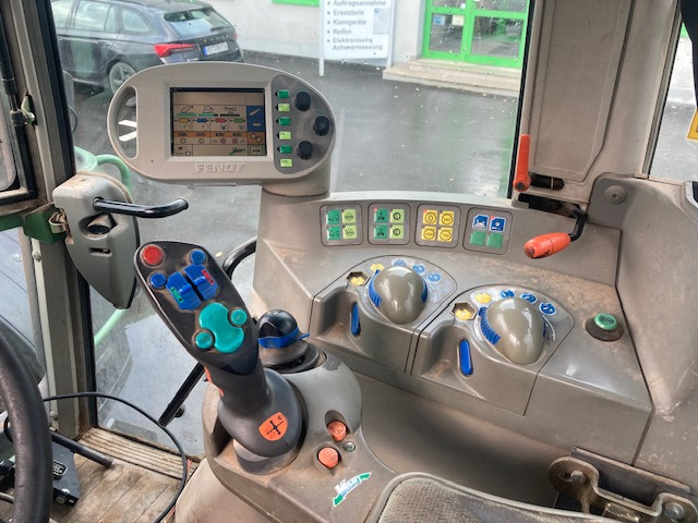 Fendt Favorit 714 Vario - Traktor: das Bild 3 Fendt Favorit 714 Vario - Traktor: das Bild 3