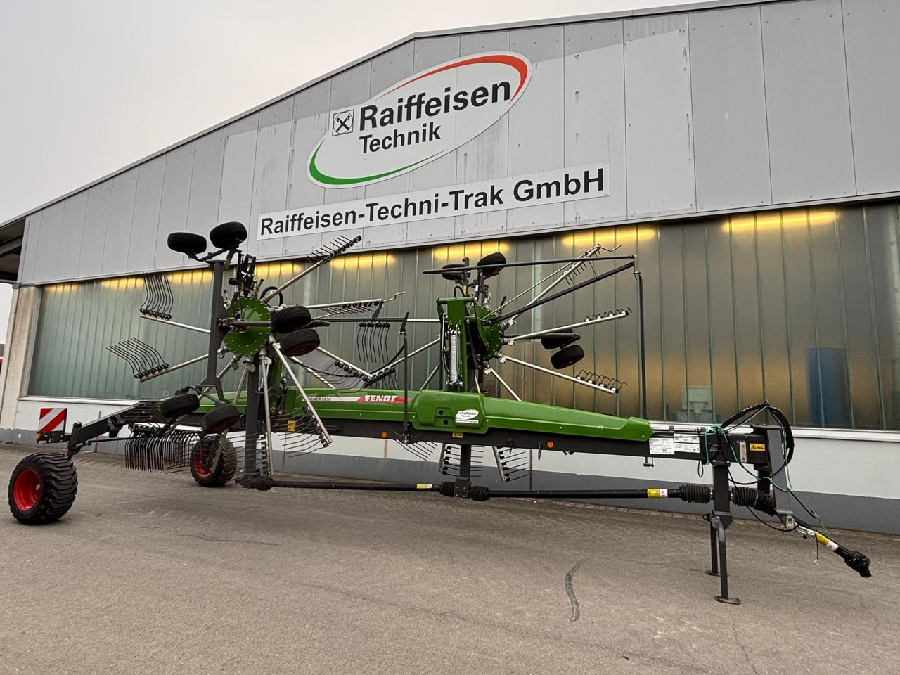 Fendt Former 7850 - Heuwender/ Wenderechen: das Bild 2 Fendt Former 7850 - Heuwender/ Wenderechen: das Bild 2