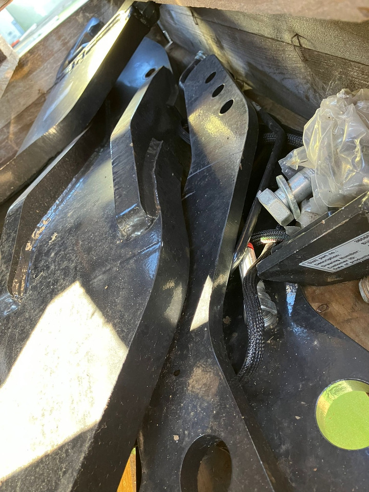 Fendt Frontlader - Anbauteile - Frontlader für Traktor: das Bild 2 Fendt Frontlader - Anbauteile - Frontlader für Traktor: das Bild 2