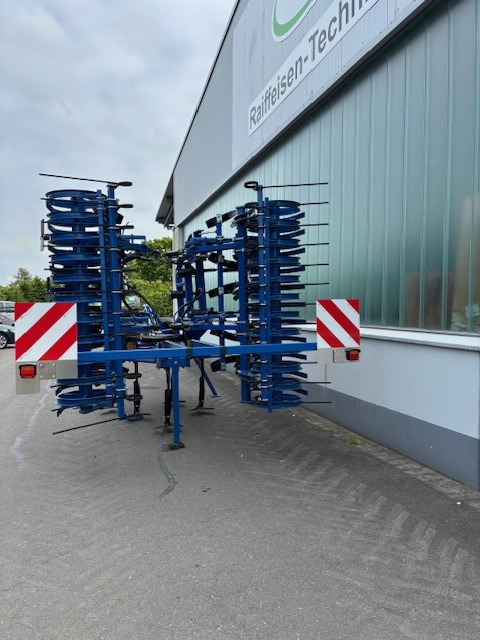 Köckerling Trio 400 mit Steinsicherung - Grubber: das Bild 2 Köckerling Trio 400 mit Steinsicherung - Grubber: das Bild 2