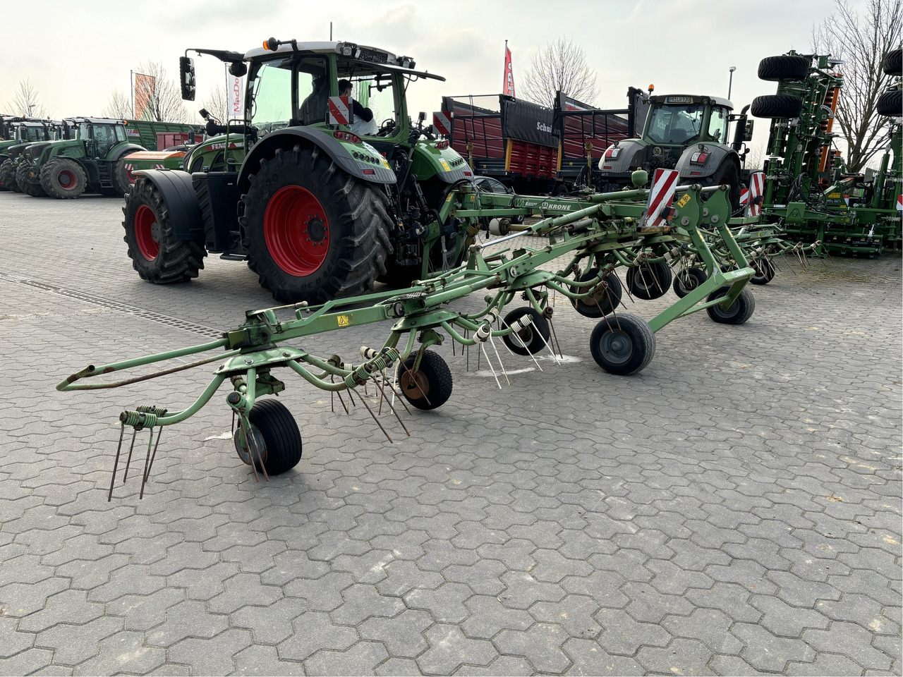 Krone KWT 10.50 / 8 x 7 Heuwender - Heuwender/ Wenderechen: das Bild 2 Krone KWT 10.50 / 8 x 7 Heuwender - Heuwender/ Wenderechen: das Bild 2