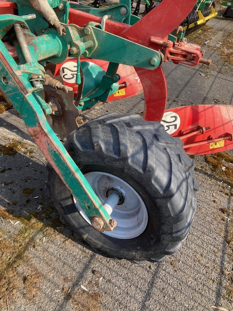 Kverneland EG 100/300/77RH - Pflug: das Bild 2 Kverneland EG 100/300/77RH - Pflug: das Bild 2