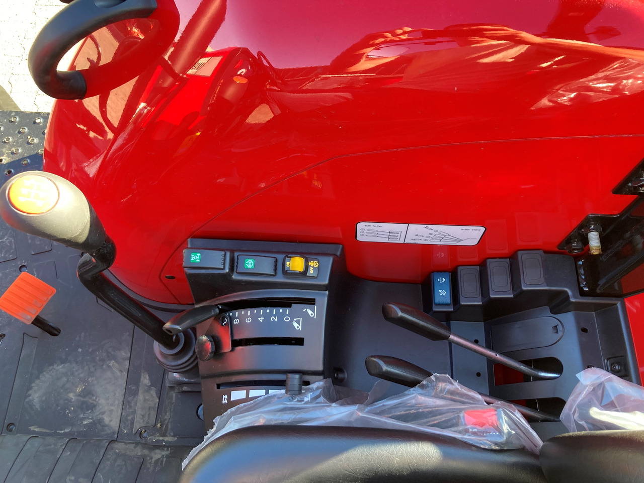 Massey Ferguson 4708 M Plattform Essential - Traktor: das Bild 2 Massey Ferguson 4708 M Plattform Essential - Traktor: das Bild 2