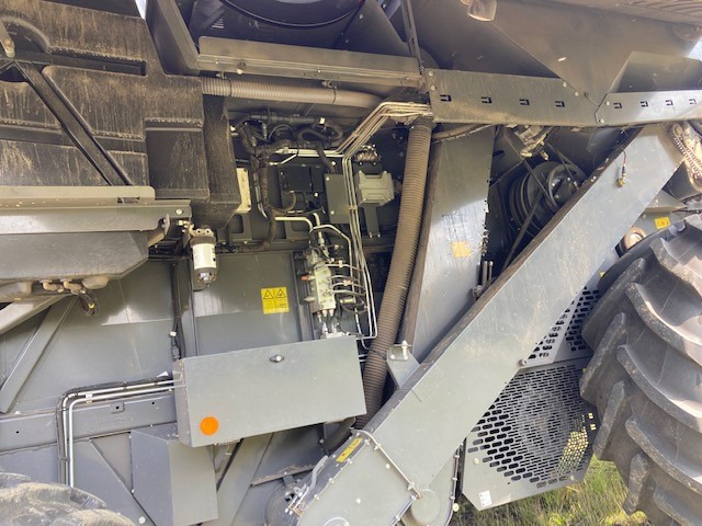 Massey Ferguson 7370 Beta - Mähdrescher: das Bild 5 Massey Ferguson 7370 Beta - Mähdrescher: das Bild 5