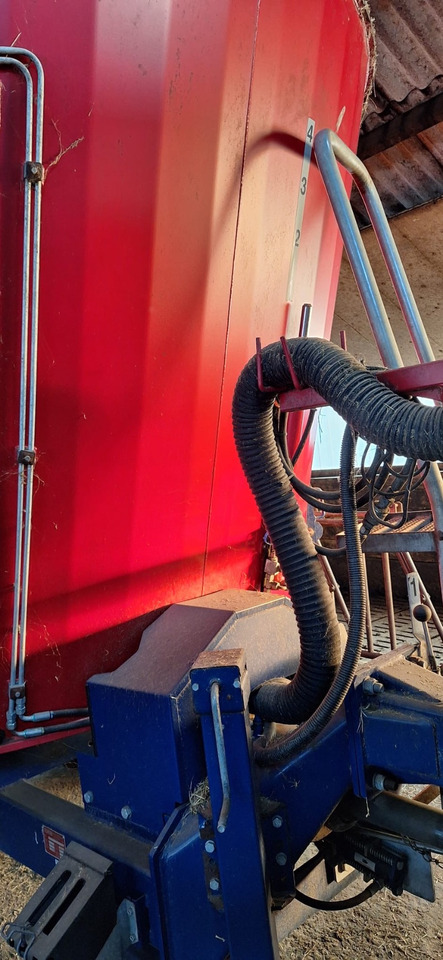 Siloking TrailedLine Compact 8 - Futtermischwagen: das Bild 4 Siloking TrailedLine Compact 8 - Futtermischwagen: das Bild 4