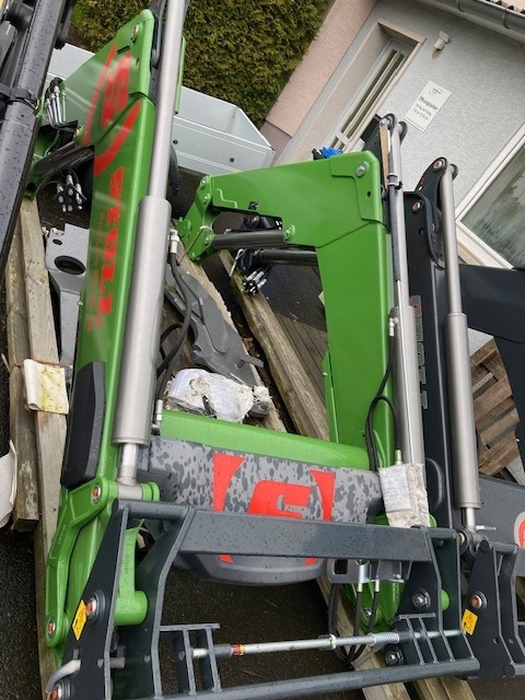 Stoll Frontlader Profil. FZ 46-33.1 - Frontlader für Traktor: das Bild 1 Stoll Frontlader Profil. FZ 46-33.1 - Frontlader für Traktor: das Bild 1