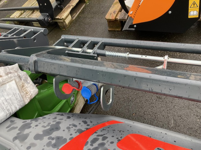 Stoll Frontlader Profil. FZ 46-33.1 - Frontlader für Traktor: das Bild 2 Stoll Frontlader Profil. FZ 46-33.1 - Frontlader für Traktor: das Bild 2