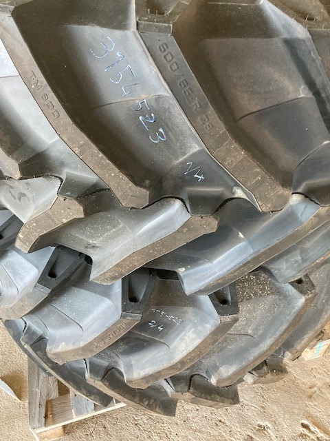 Trelleborg 650/75R38 600/65R28 - Felgen und Reifen: das Bild 3 Trelleborg 650/75R38 600/65R28 - Felgen und Reifen: das Bild 3