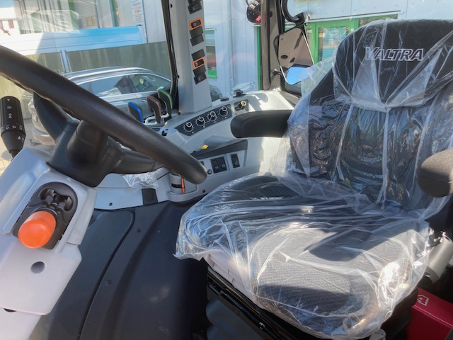 Valtra A105 MH4 - Traktor: das Bild 2 Valtra A105 MH4 - Traktor: das Bild 2