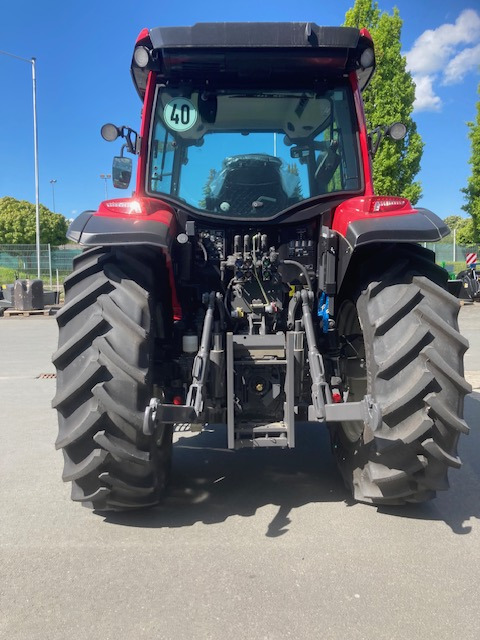 Valtra A105 MH4 - Traktor: das Bild 3 Valtra A105 MH4 - Traktor: das Bild 3