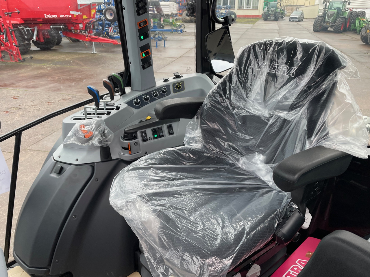Valtra A105MH4 2B0 - Traktor: das Bild 3 Valtra A105MH4 2B0 - Traktor: das Bild 3