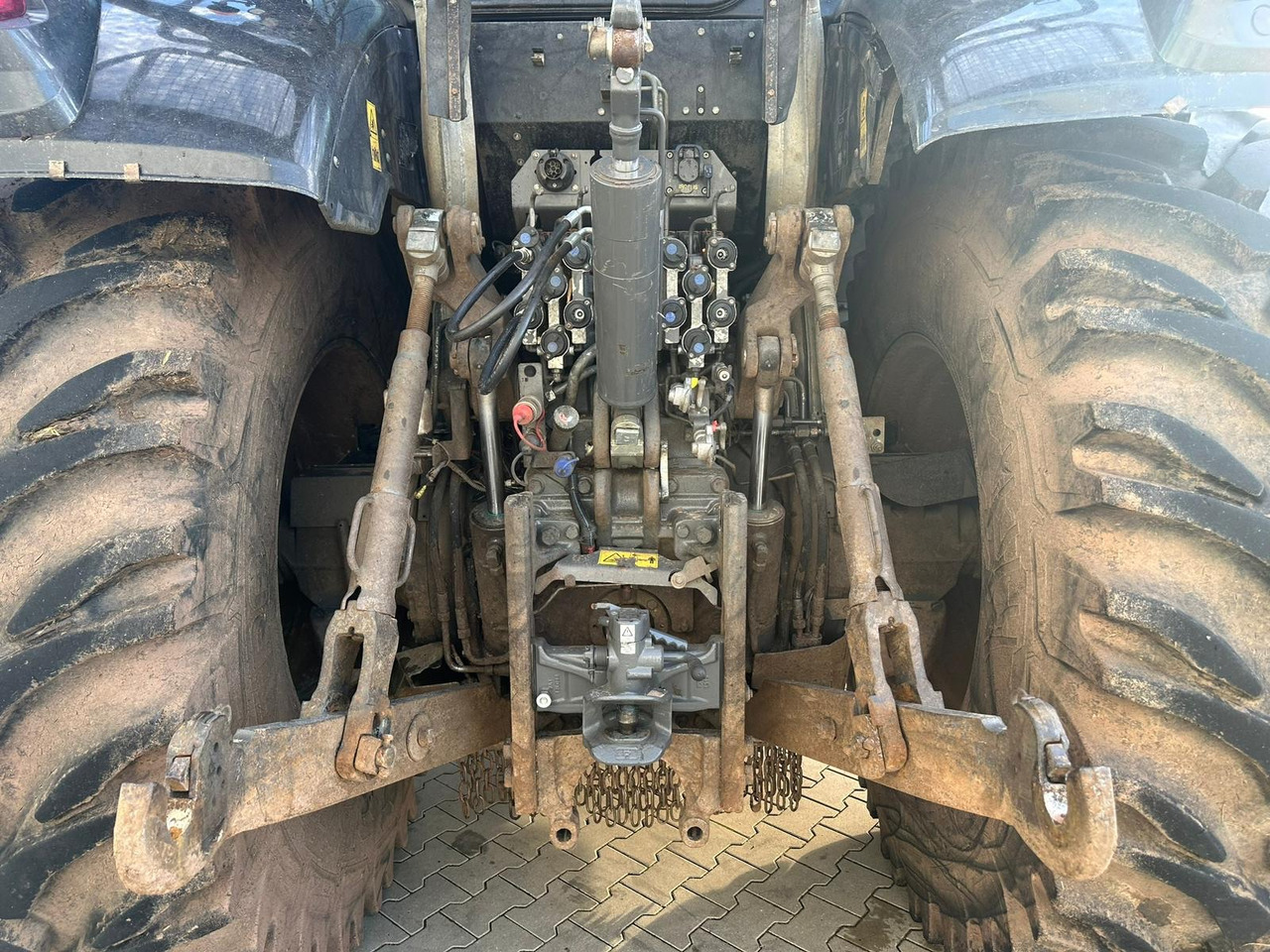 Valtra S 374 - Traktor: das Bild 4 Valtra S 374 - Traktor: das Bild 4
