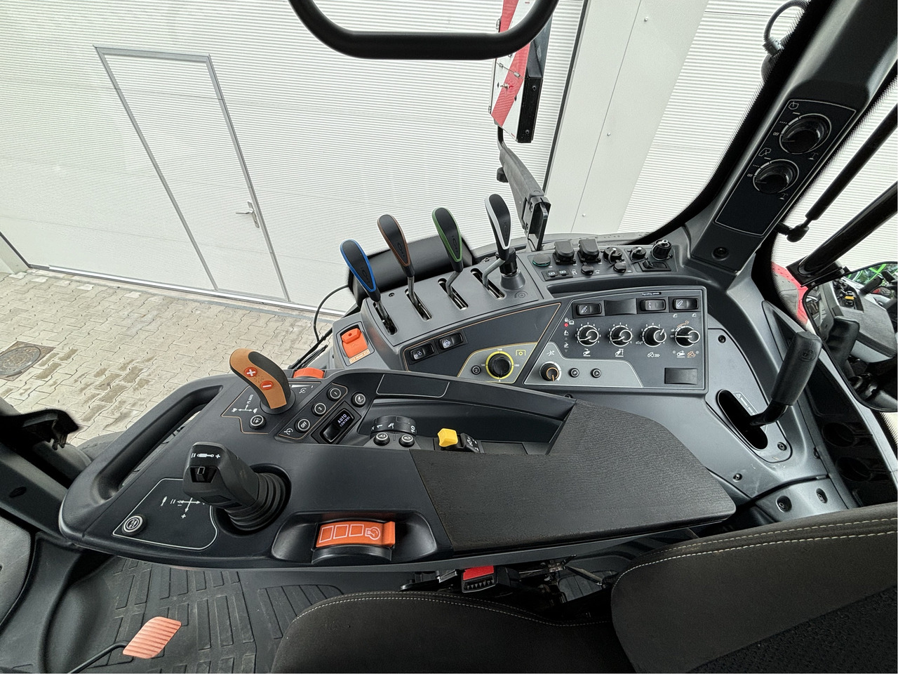 Valtra T 255 Active - Traktor: das Bild 3 Valtra T 255 Active - Traktor: das Bild 3