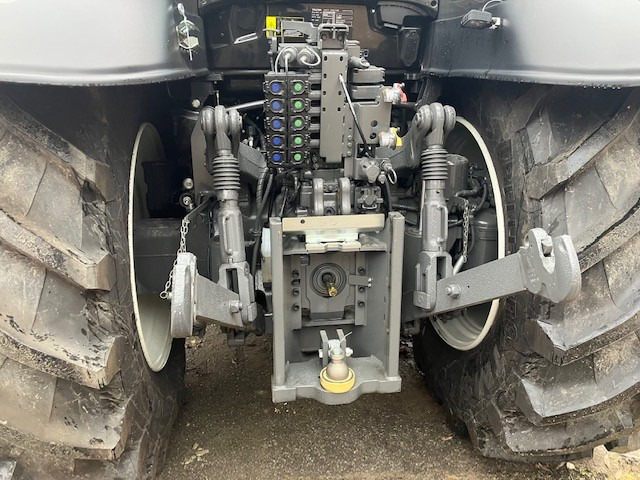 Valtra T235 V 2A1 - Traktor: das Bild 5 Valtra T235 V 2A1 - Traktor: das Bild 5