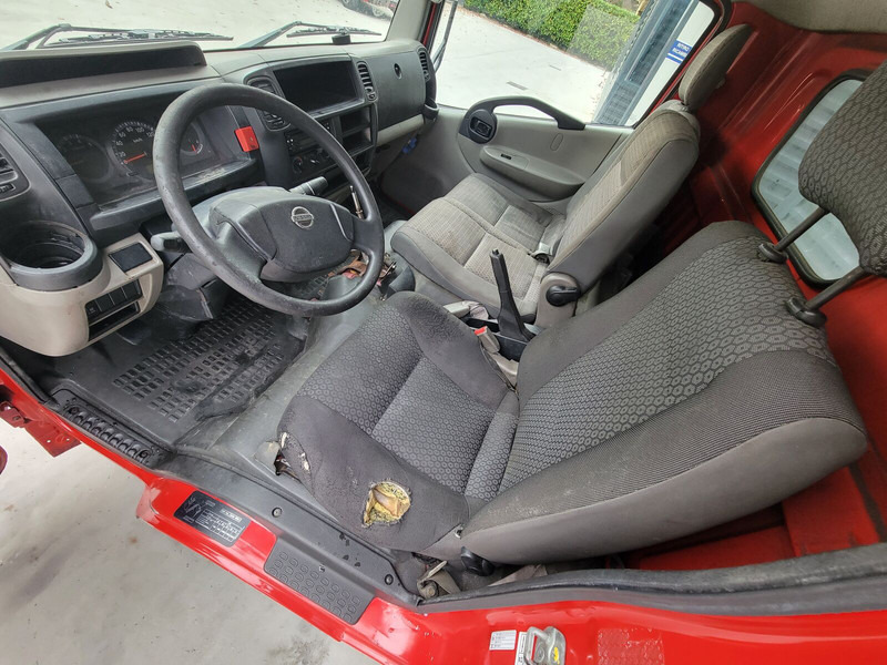 Nissan Cabstar - Fahrerhaus und Interieur für LKW: das Bild 3 Nissan Cabstar - Fahrerhaus und Interieur für LKW: das Bild 3