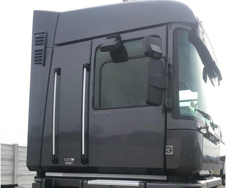 Renault MAGNUM Euro 5 - Fahrerhaus und Interieur für LKW: das Bild 2 Renault MAGNUM Euro 5 - Fahrerhaus und Interieur für LKW: das Bild 2
