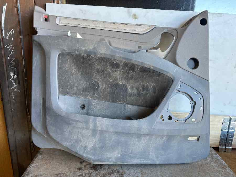 DAF DOOR PANEL 2108985 - Fahrerhaus und Interieur für LKW: das Bild 1 DAF DOOR PANEL 2108985 - Fahrerhaus und Interieur für LKW: das Bild 1