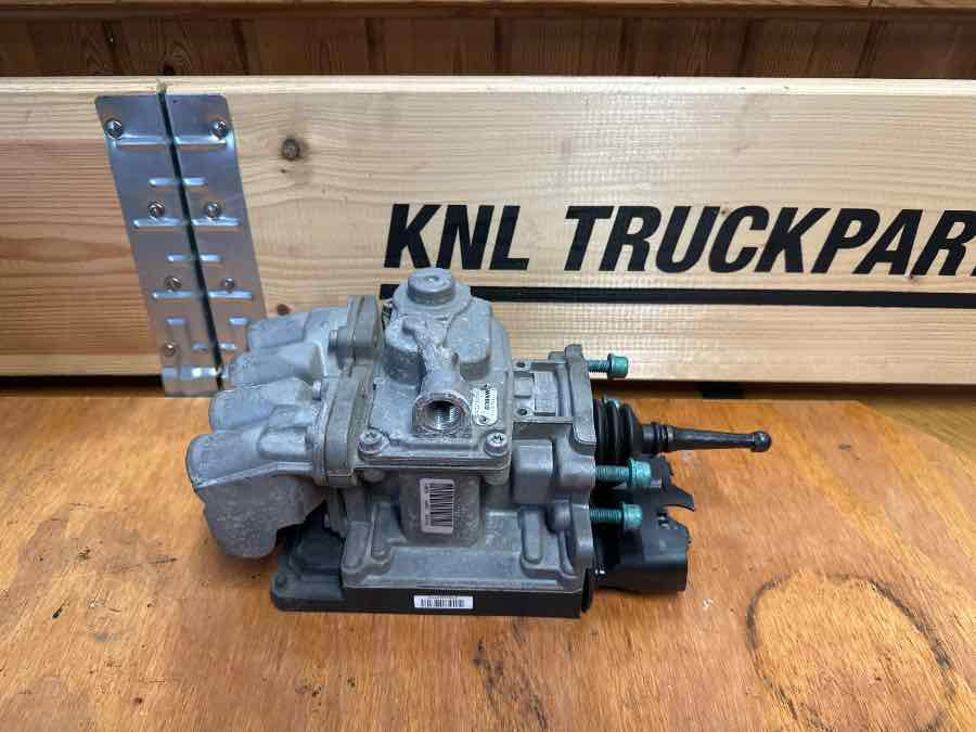 MAN FOOT BREAKE VALVE 81.52130-6311 - Bremsventil für LKW: das Bild 1 MAN FOOT BREAKE VALVE 81.52130-6311 - Bremsventil für LKW: das Bild 1