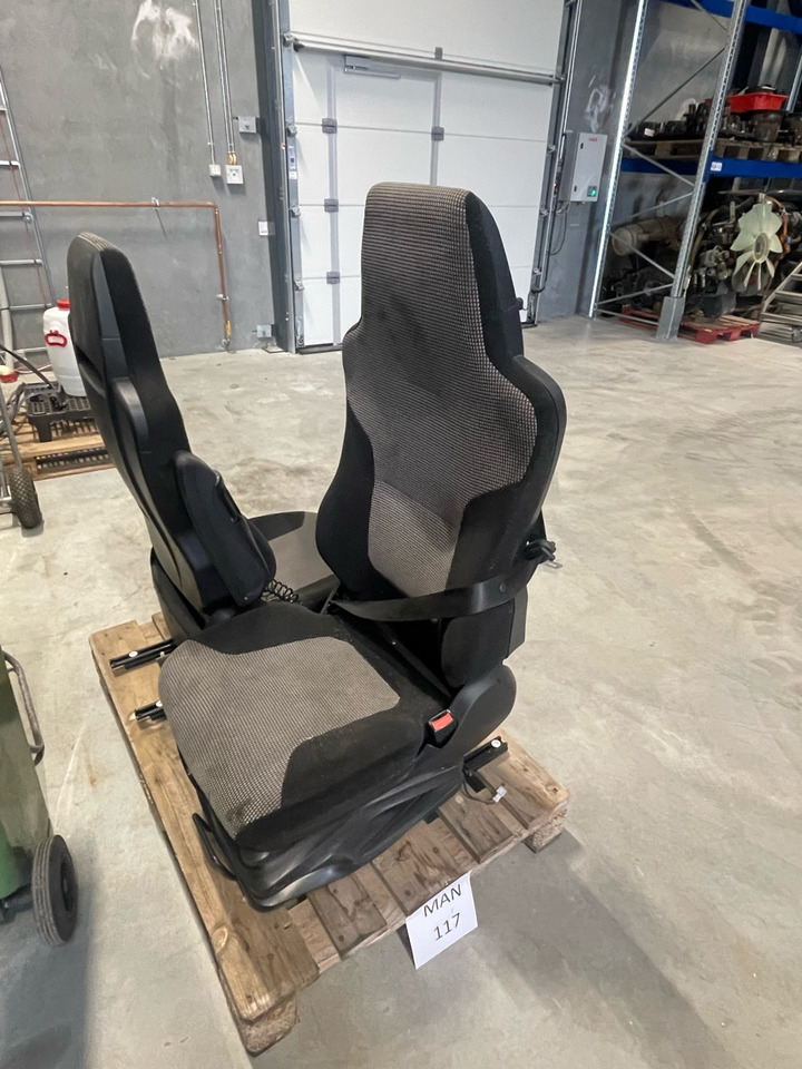 MAN RIGHT SIDE SEAT - Fahrerhaus und Interieur für LKW: das Bild 1 MAN RIGHT SIDE SEAT - Fahrerhaus und Interieur für LKW: das Bild 1