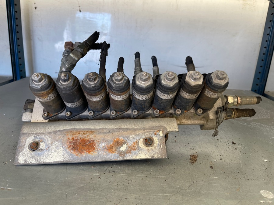 NEW HOLLAND VALVES KPM TYPE: 8KWE5A-30/G24WR-825A - Bremsventil für LKW: das Bild 2 NEW HOLLAND VALVES KPM TYPE: 8KWE5A-30/G24WR-825A - Bremsventil für LKW: das Bild 2