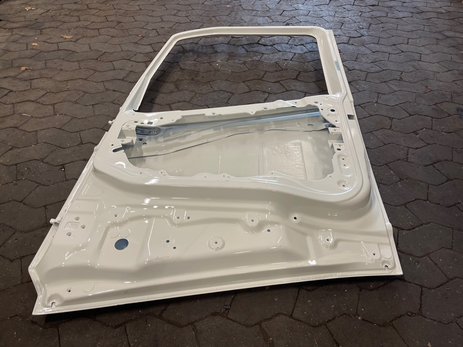 VOLVO FH4 RIGHT DOOR 82183386 - Fahrerhaus und Interieur für LKW: das Bild 1 VOLVO FH4 RIGHT DOOR 82183386 - Fahrerhaus und Interieur für LKW: das Bild 1