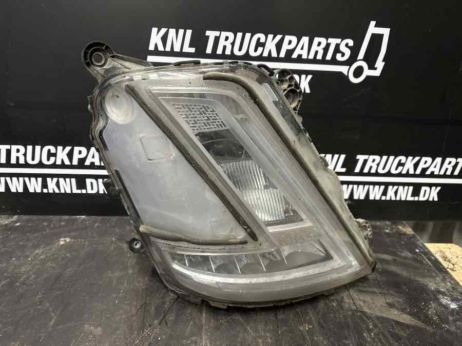 VOLVO LAMP 24056499 - Lichter/ Leuchten für LKW: das Bild 1 VOLVO LAMP 24056499 - Lichter/ Leuchten für LKW: das Bild 1