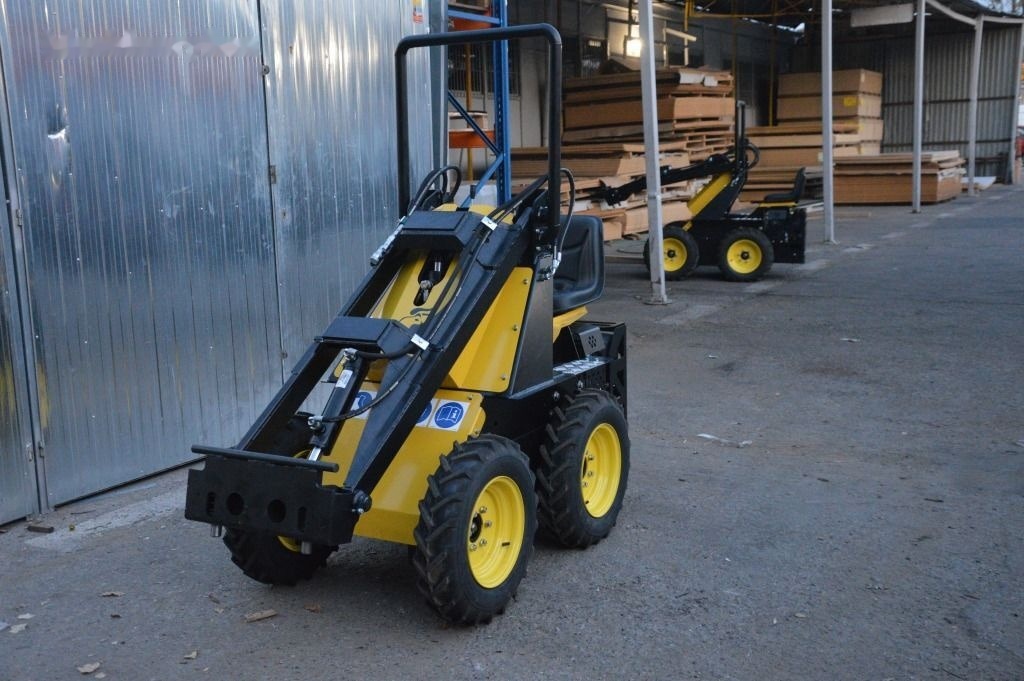 Tur Poland Miniradlader Miniloader Mini hoflader TUR N 520 Briggs&Stratton - Kompaktlader: das Bild 3 Tur Poland Miniradlader Miniloader Mini hoflader TUR N 520 Briggs&Stratton - Kompaktlader: das Bild 3