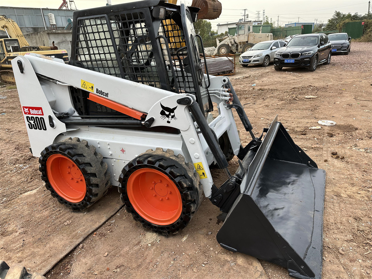 BOBCAT S300 - Kompaktlader: das Bild 1 BOBCAT S300 - Kompaktlader: das Bild 1